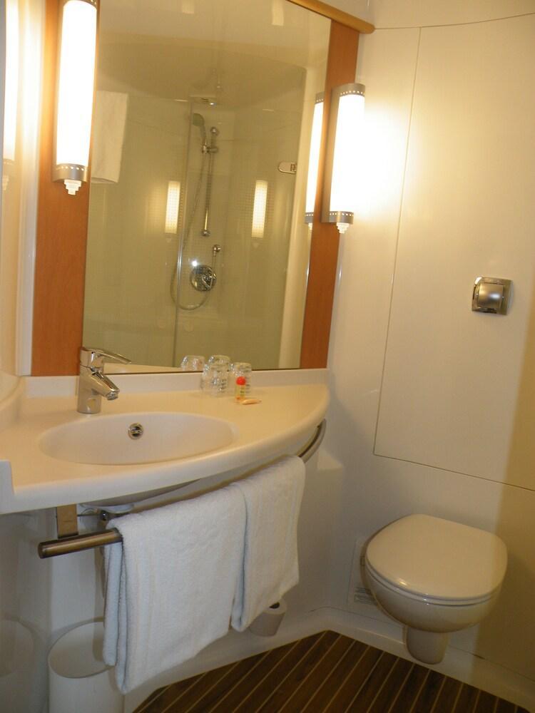 B&B Hotel Maubeuge Gare Esterno foto