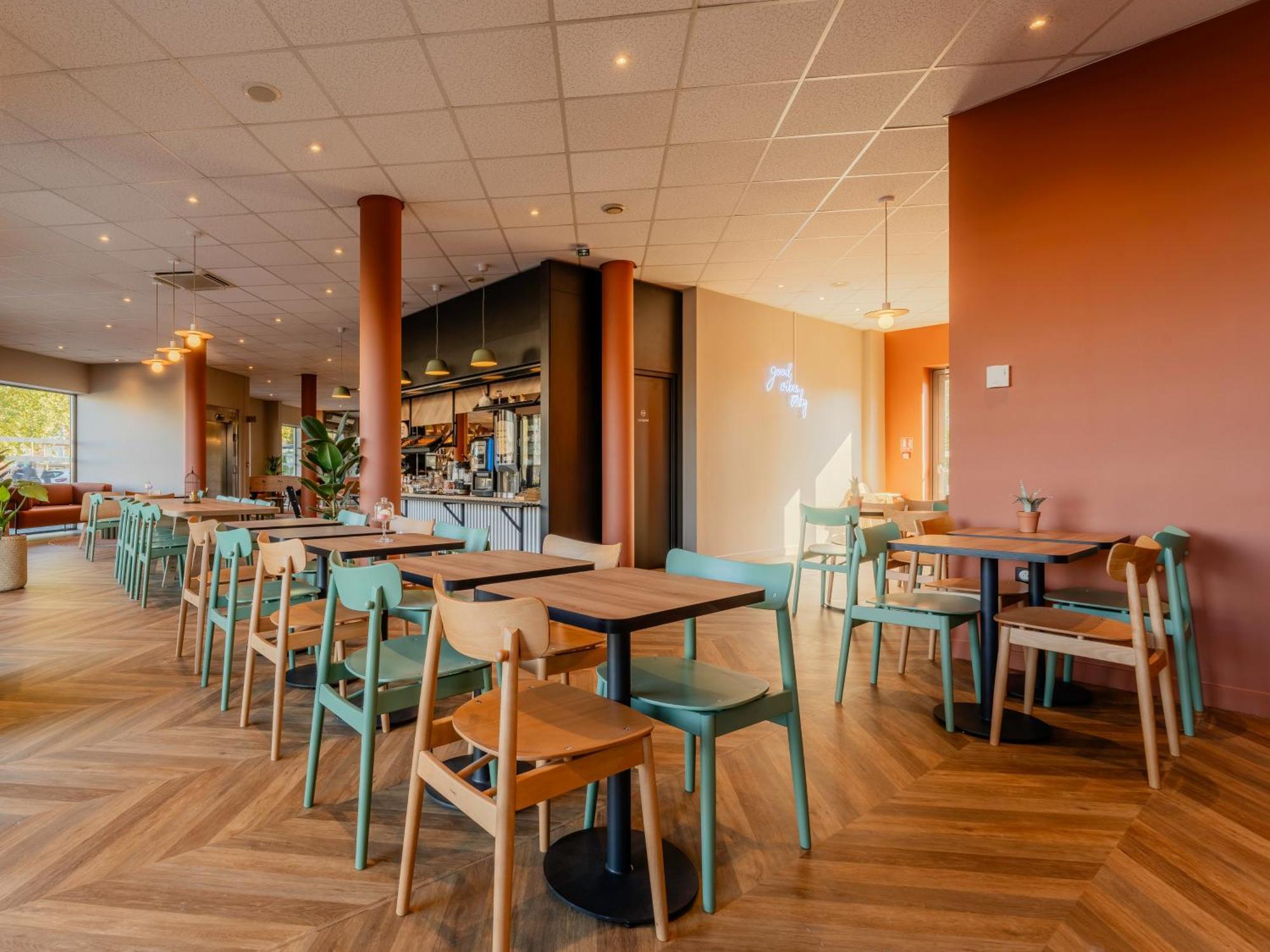 B&B Hotel Maubeuge Gare Esterno foto