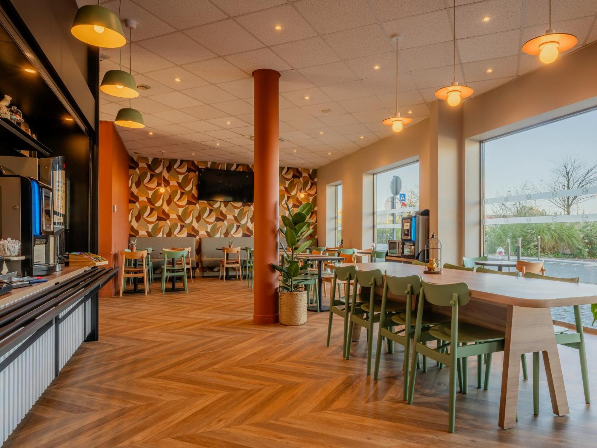 B&B Hotel Maubeuge Gare Esterno foto