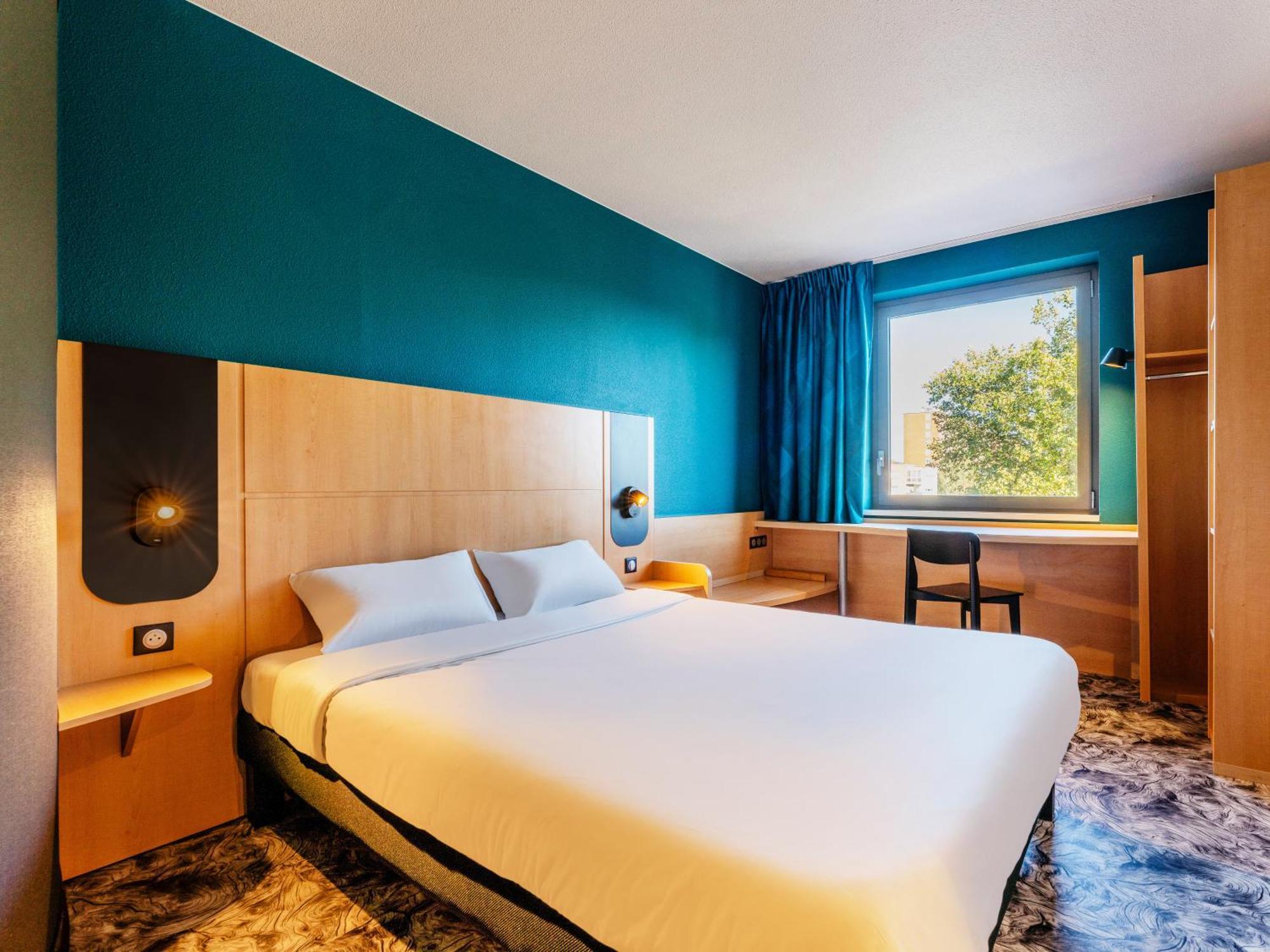 B&B Hotel Maubeuge Gare Esterno foto