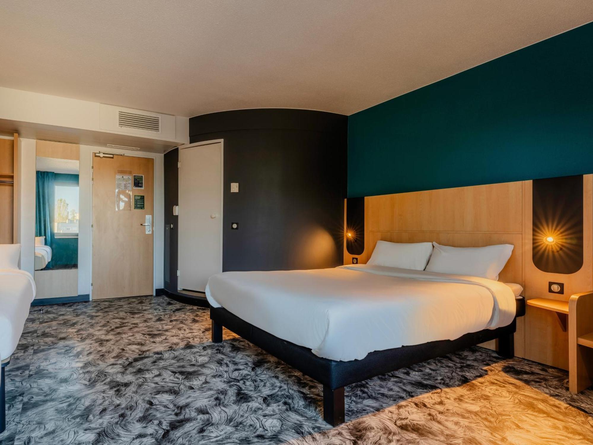 B&B Hotel Maubeuge Gare Esterno foto