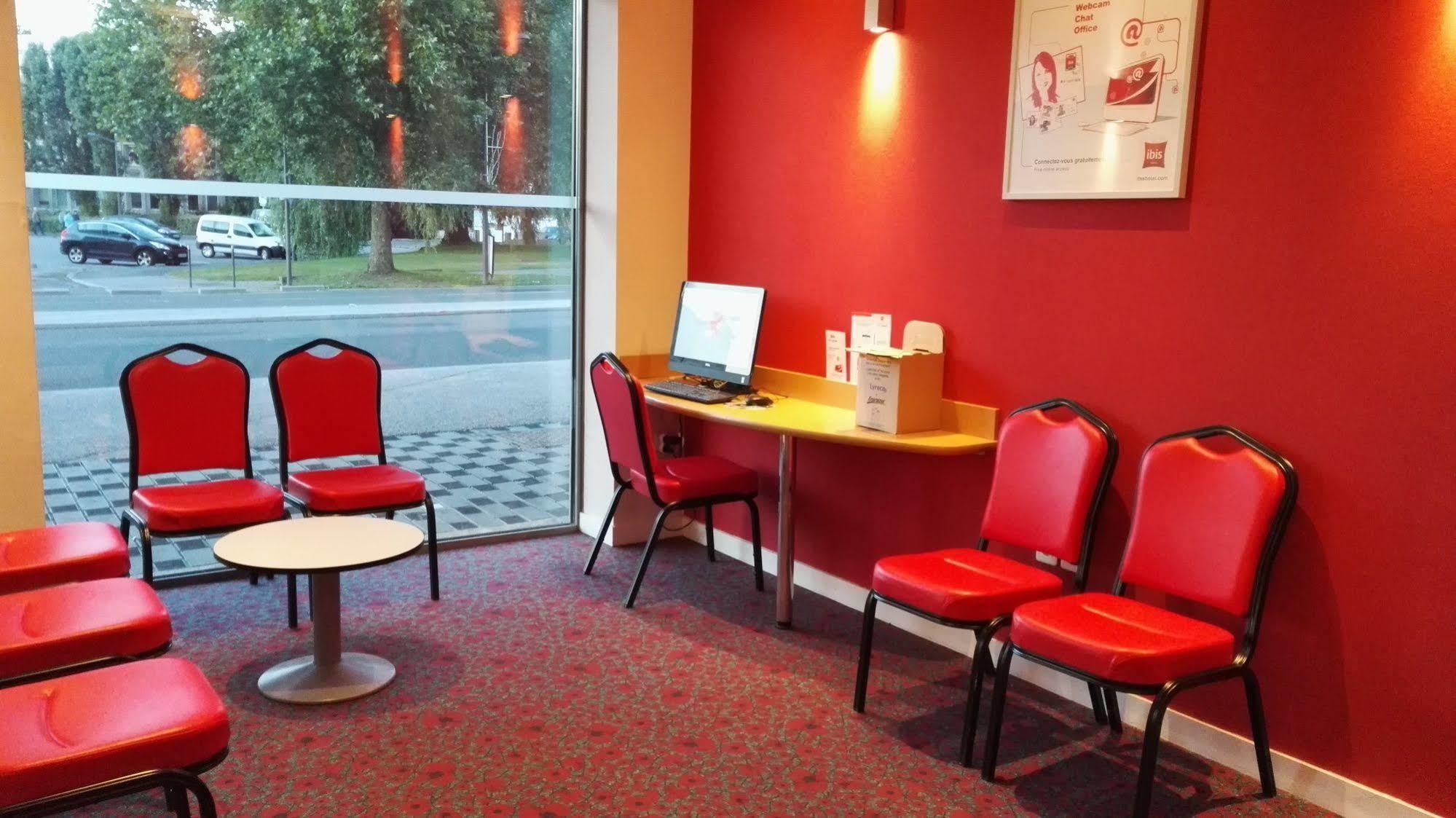 B&B Hotel Maubeuge Gare Esterno foto