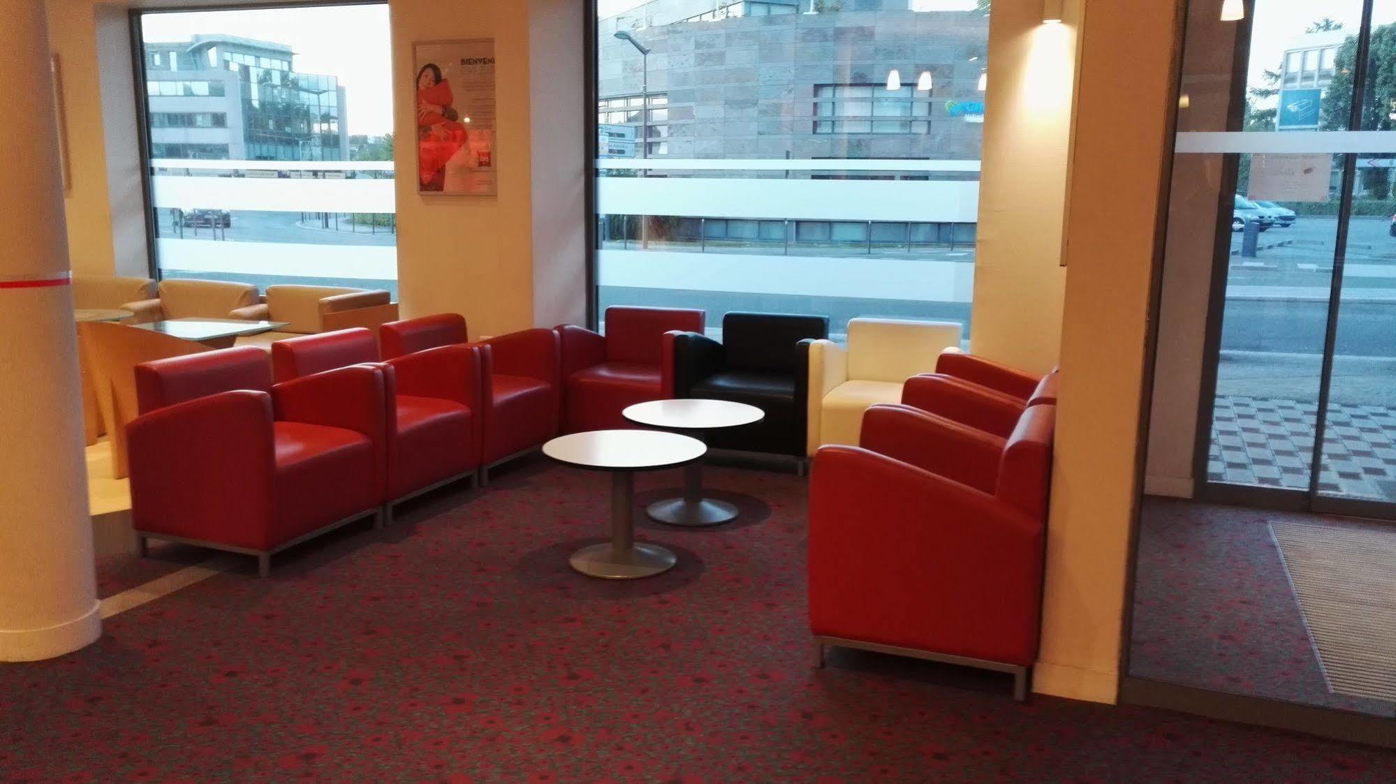 B&B Hotel Maubeuge Gare Esterno foto